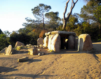 Dolmen de Ca l'Arenes en Barcelona