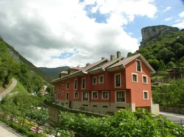 Apartamentos Puente La Molina