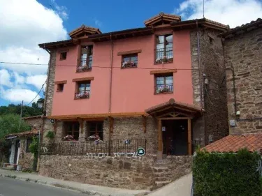 Casa Rural La Chota Marela