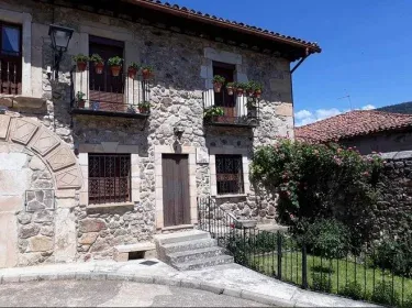 La Casa de Arriba y la Casa del Tío Benito