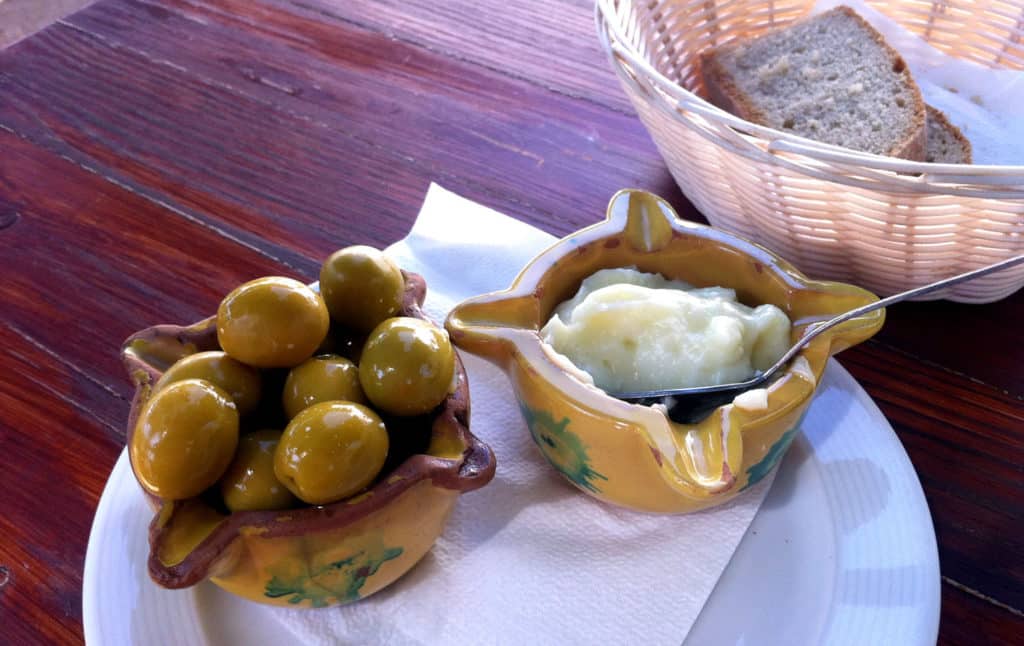 Momento de relajación y gastronomía típica