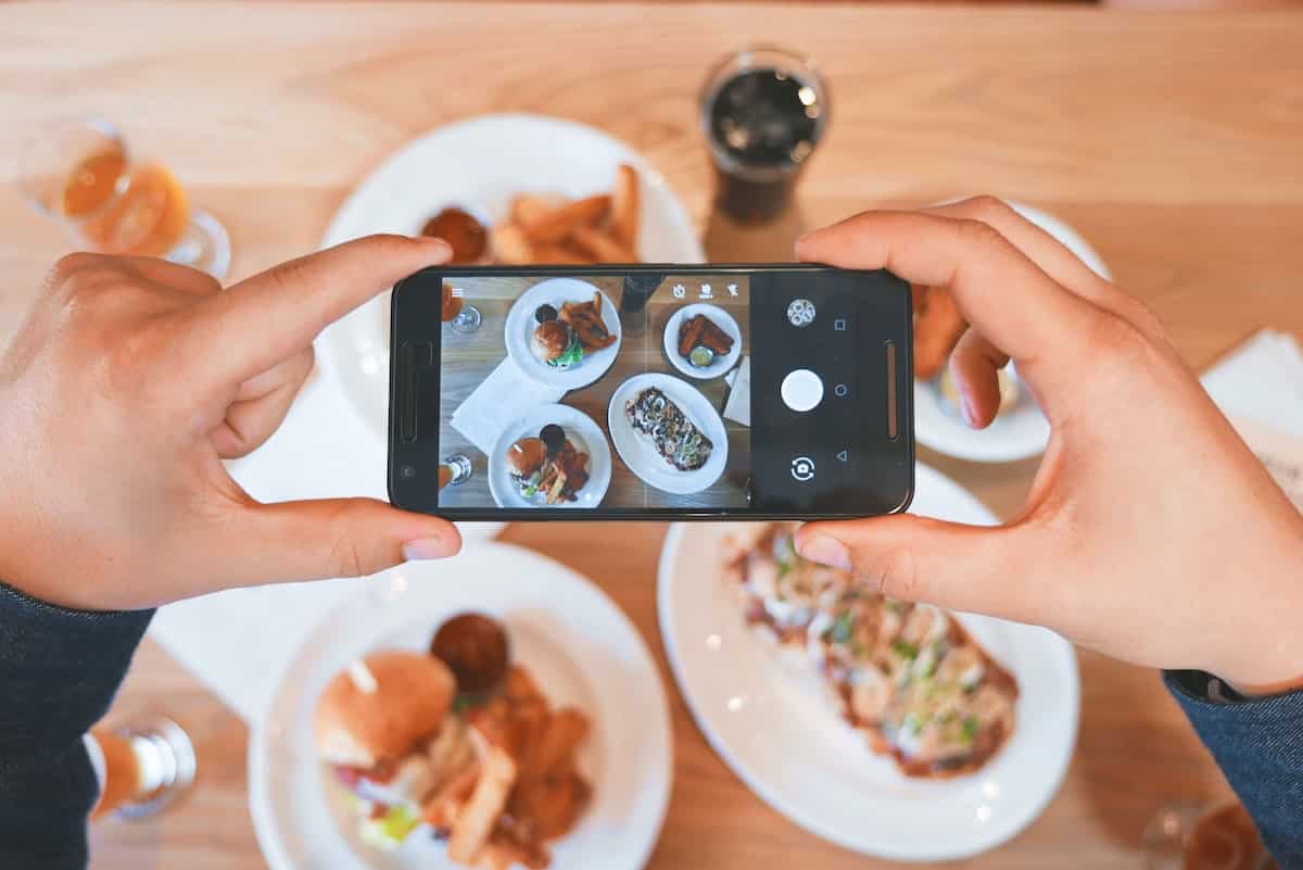 La cámara detrás del anuncio de la cámara»: la irónica campaña para plantar  cara a los smarphones