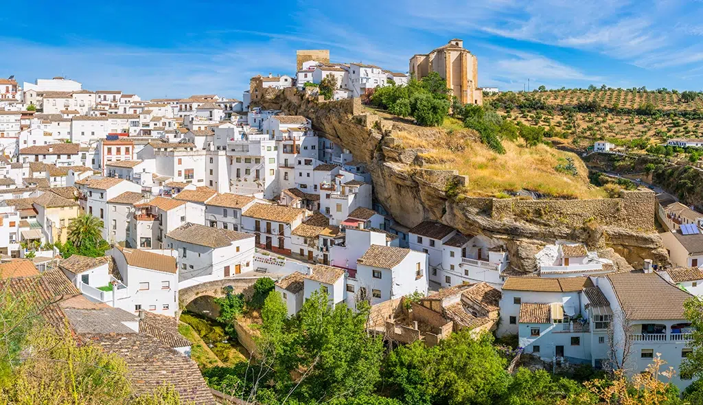 Setenil de las Bodegas es uno de los pueblos más visitados de la provincia de Cádiz.