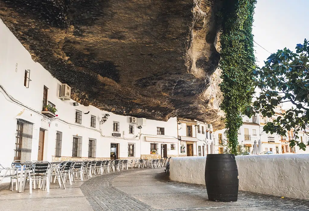 En Setenil de las Bodegas también se puede practicar el enoturismo.