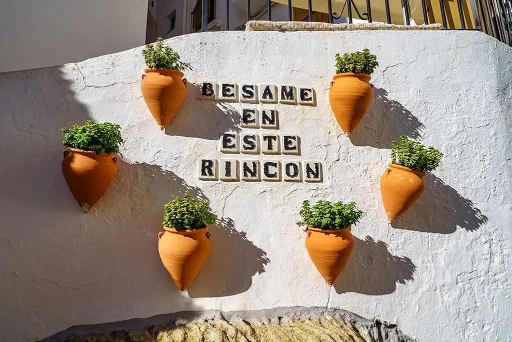 El rincón preparado para tomarse un selfie romántico en Setenil de las Bodegas.