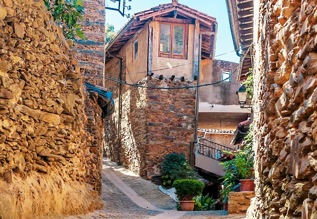 La arquitectura tradicional se conserva casi intacta en Robledillo de Gata.