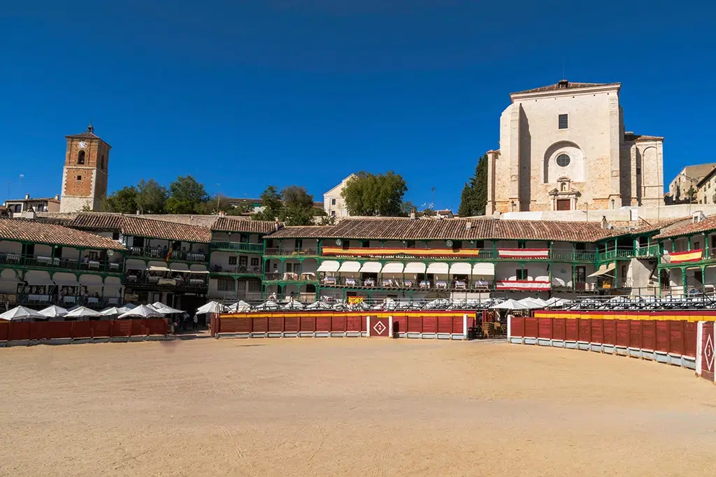 La Plaza Mayor de Chinchón, convertida en coso taurino.