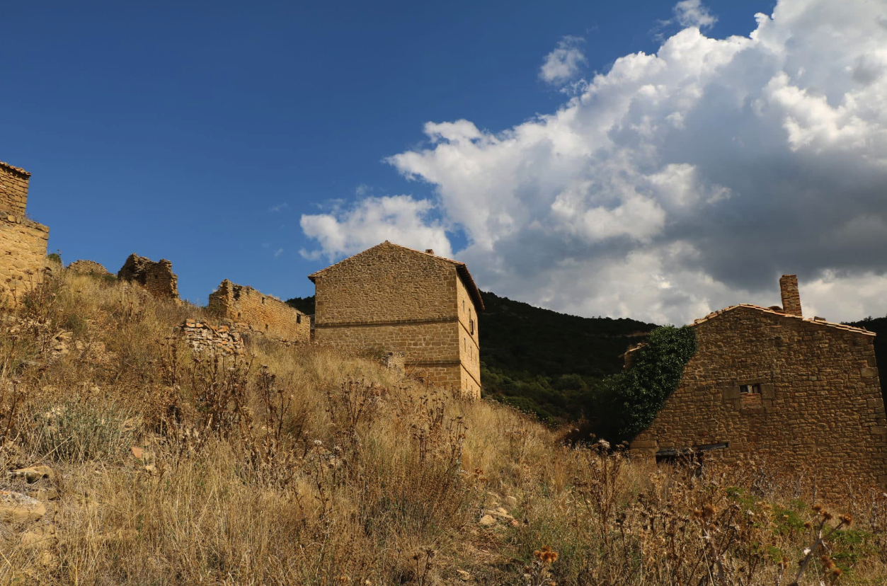 Peña, uno de los pueblos abandonados de Navarra. Por Jialxv