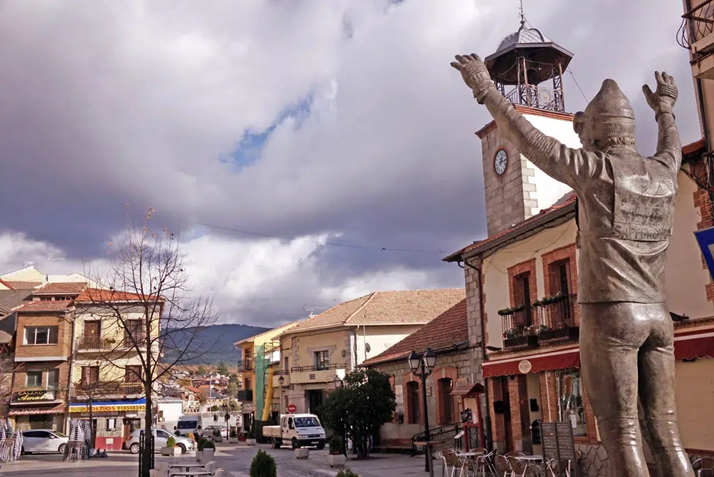 El Museo del Esquí Paquito Fernández Ochoa, uno de los imprescindibles del pueblo.