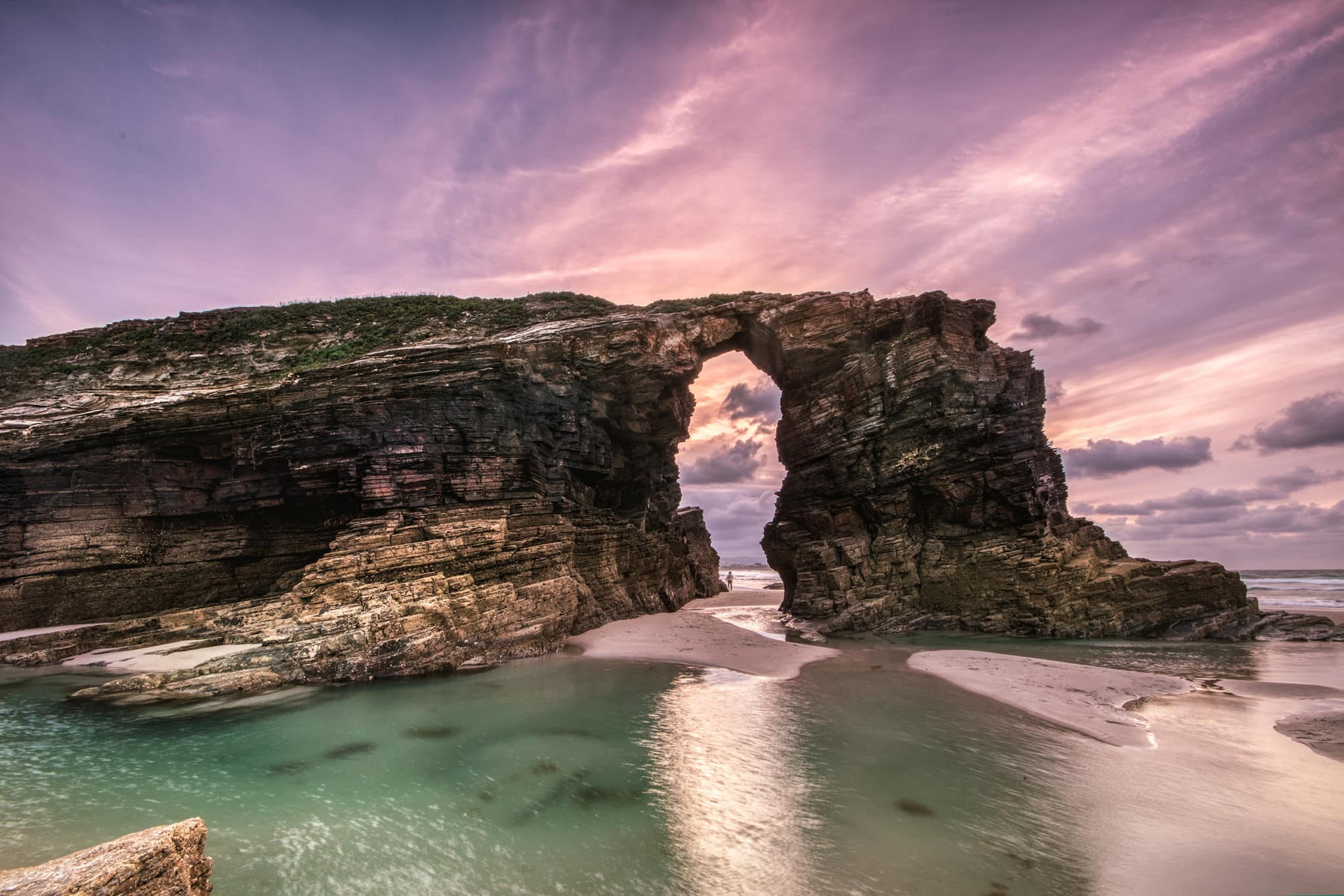 Playas declaradas Monumento Natural: Las Catedrales