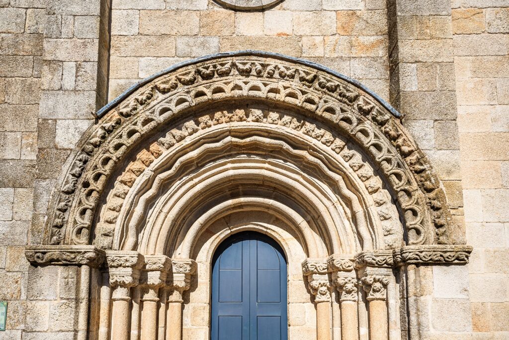 Iglesia de San Roque, Melide. Por SerFF79