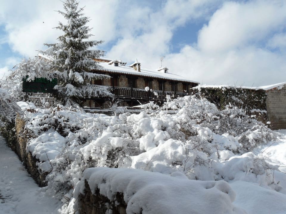 Postal de invierno Casas y Apartamentos Rurales Chon Alto Tajo