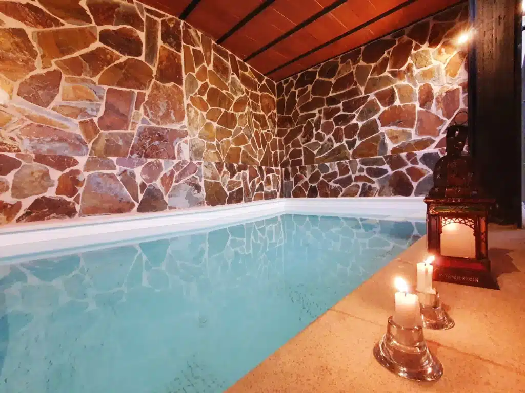 Casa rural con piscina climatizada: La Plazuela