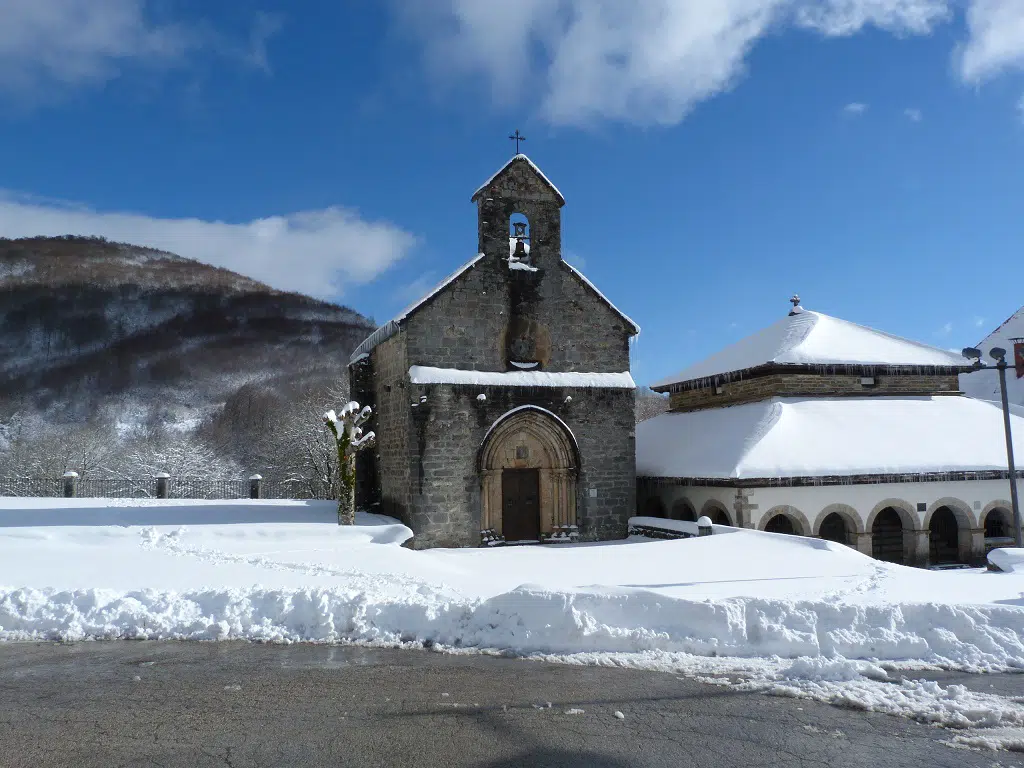 Iglesia de Santiago, en Roncesvalles