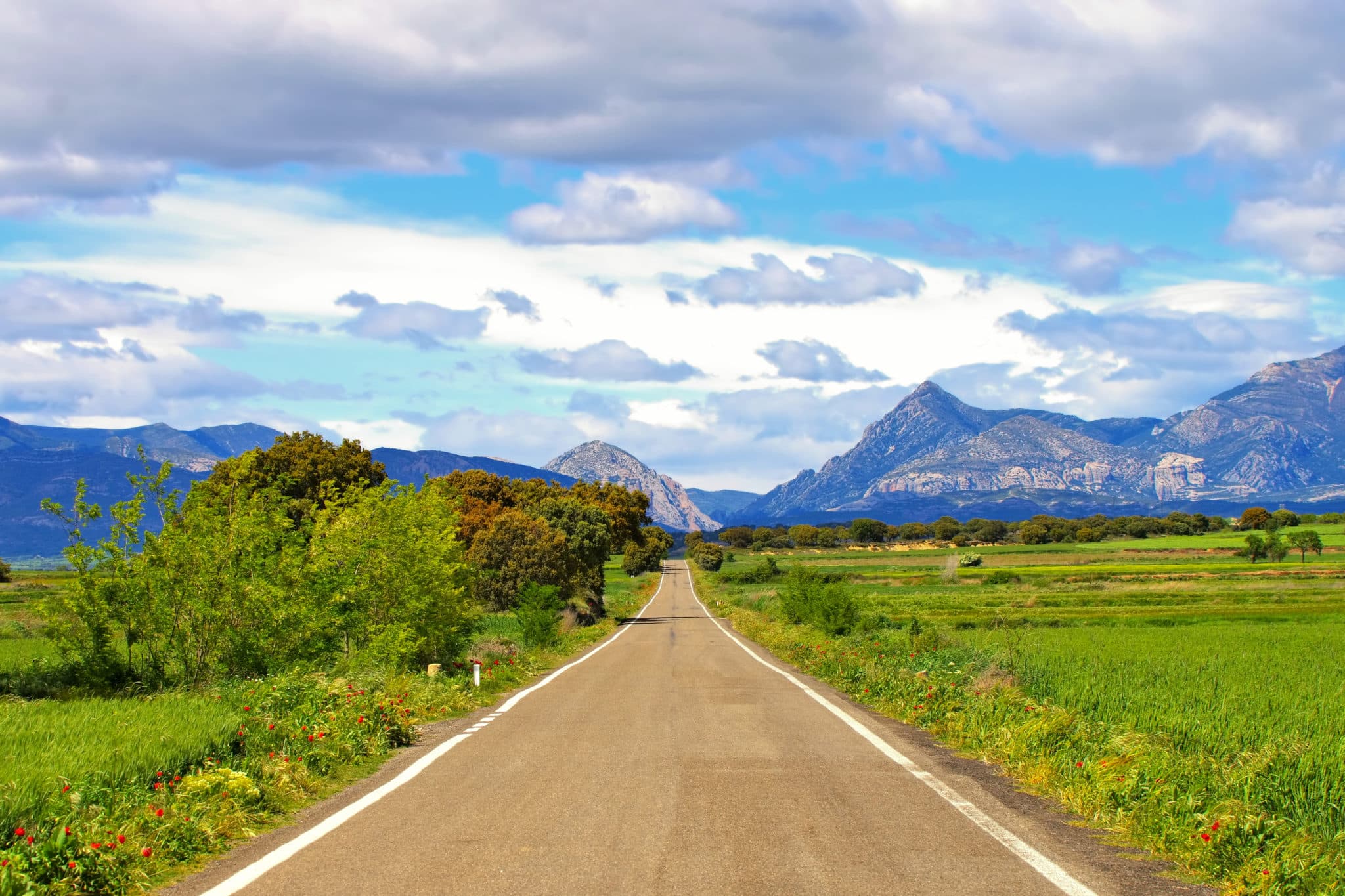 Carretera hacia la Sierra de Guara