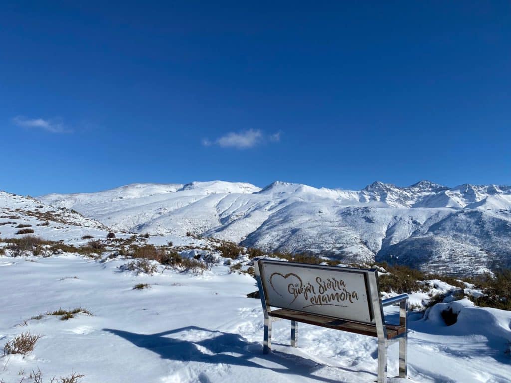 Banco Guéjar Sierra Enamora. Collado del Alguacil. Por Facebook Oficina Municipal de Turismo de Guéjar