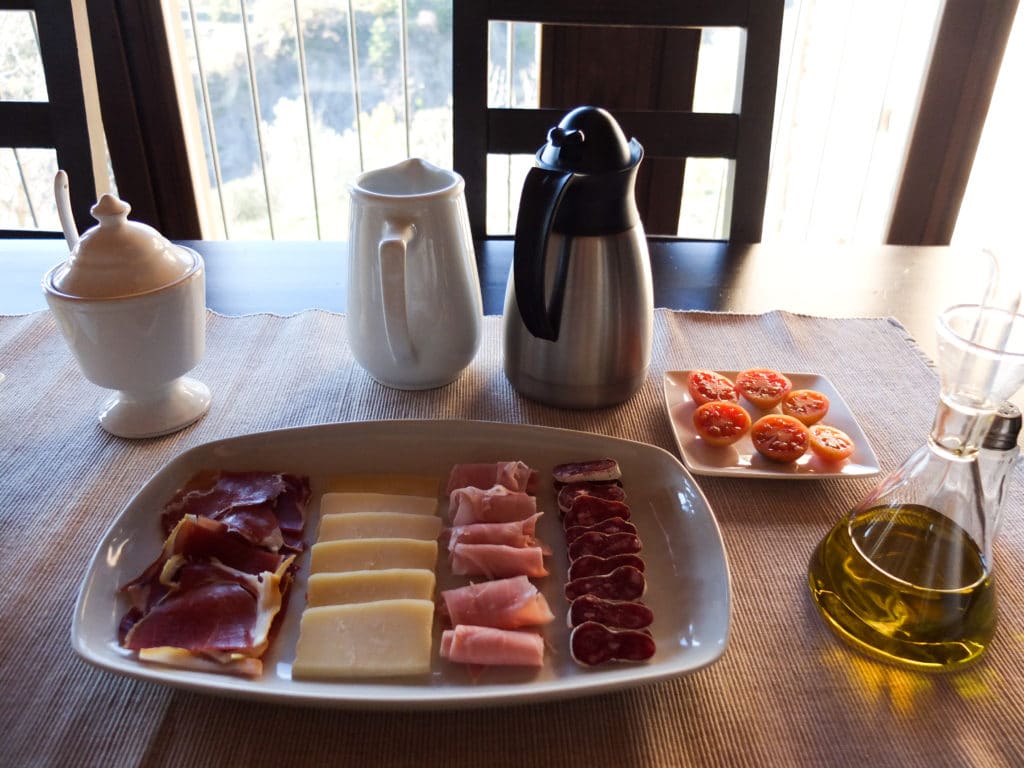 Desayuno en O Chardinet d'a Formiga