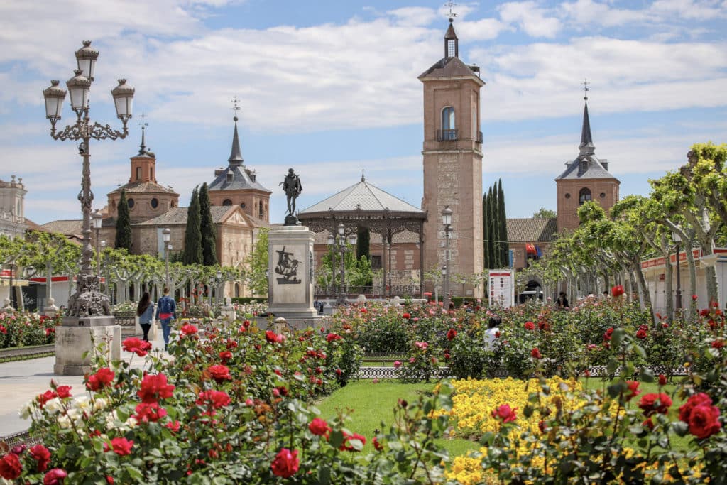 Todos los Santos, Plaza de Cervantes en Alcalá de Henares