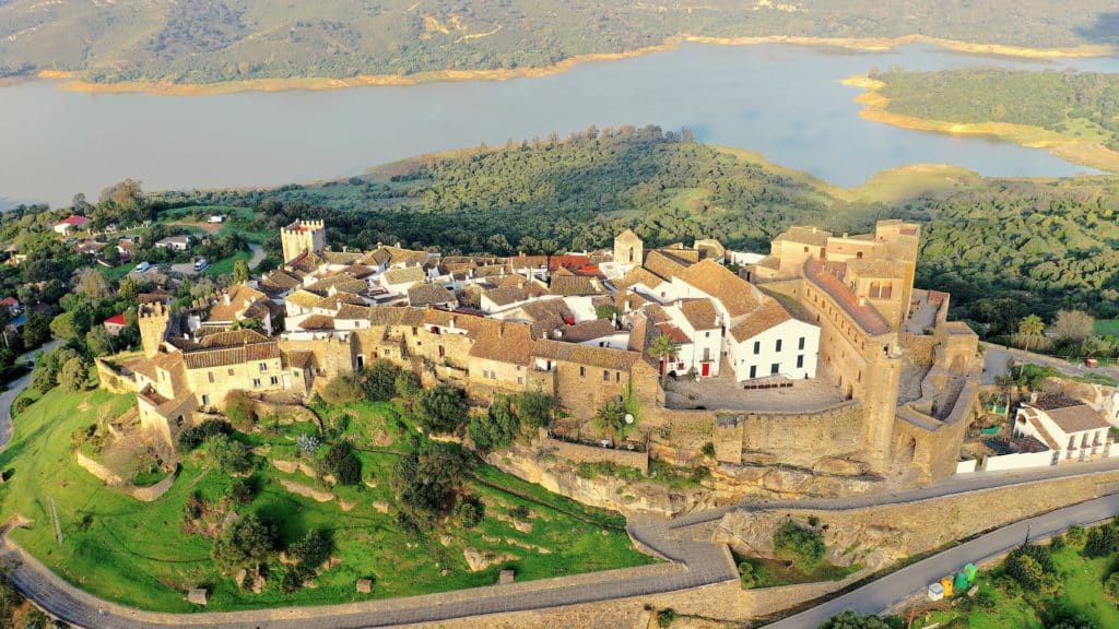 Pueblos amurallados: Castellar de la Frontera