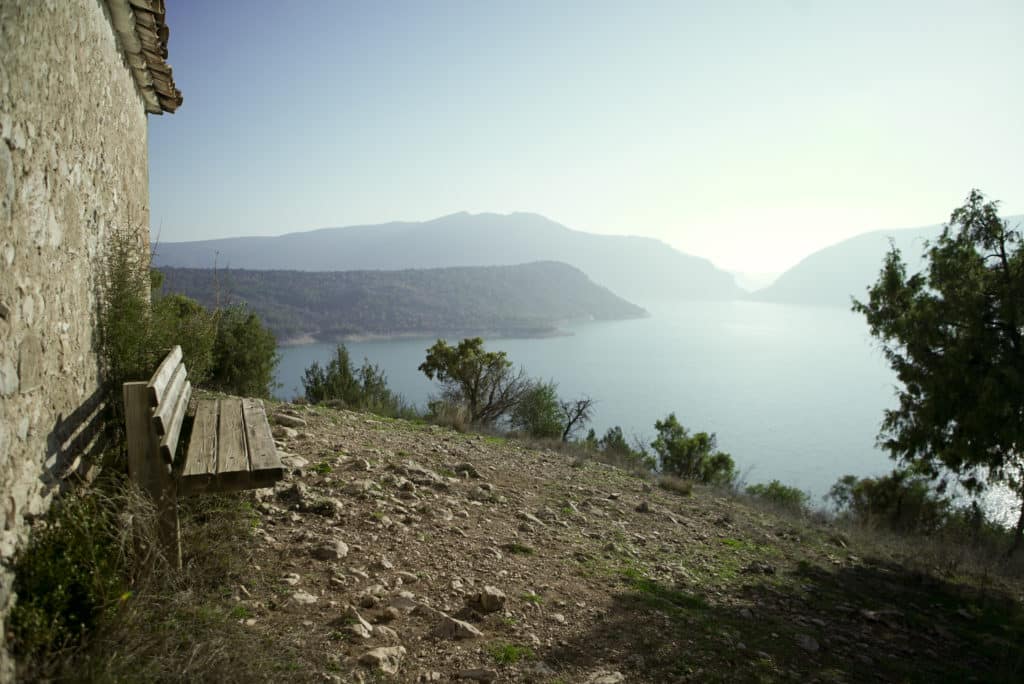 Banco en San Marcos con vistas al embalse de Canelles. Por Alba Feliz 