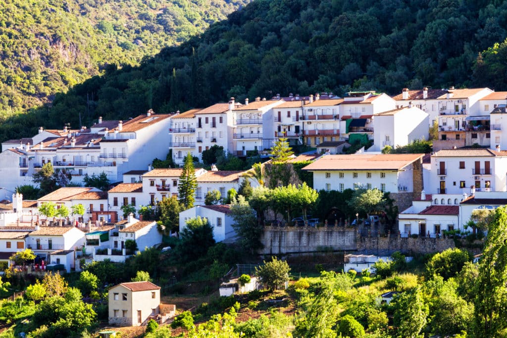 Vista de Benamahoma, pedanía de Grazalema. Por Milosz Maslanka.