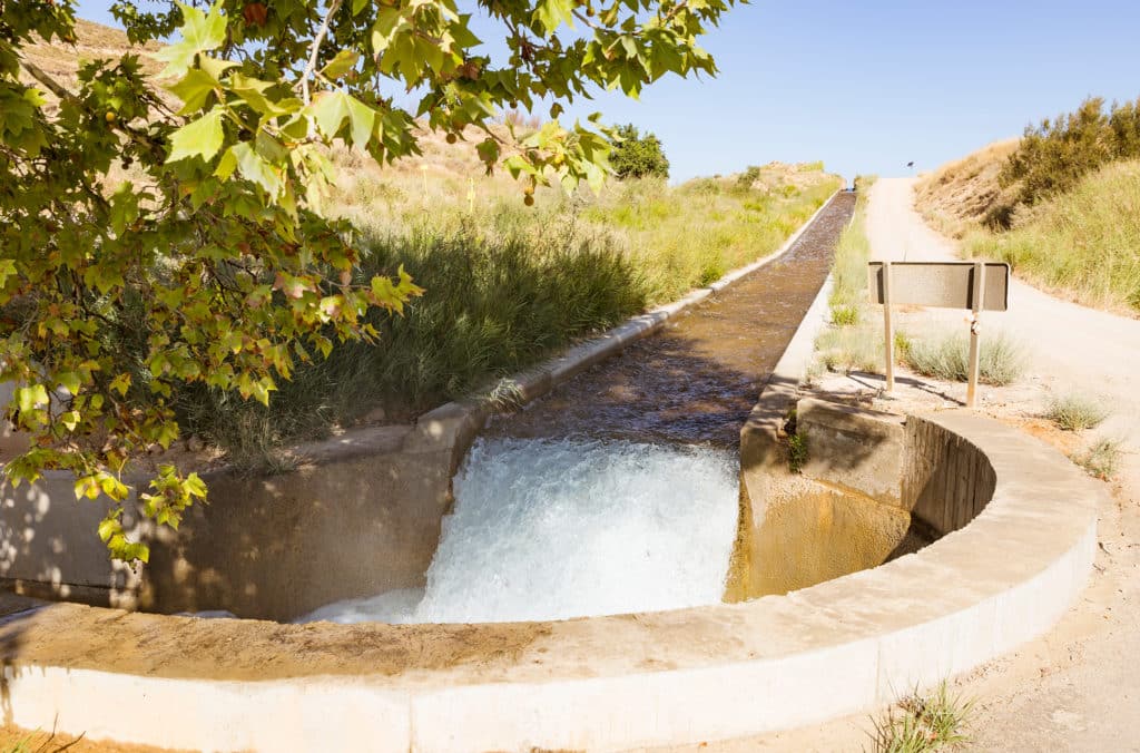 Canal de Aragón y Cataluña a la altura de Fraga