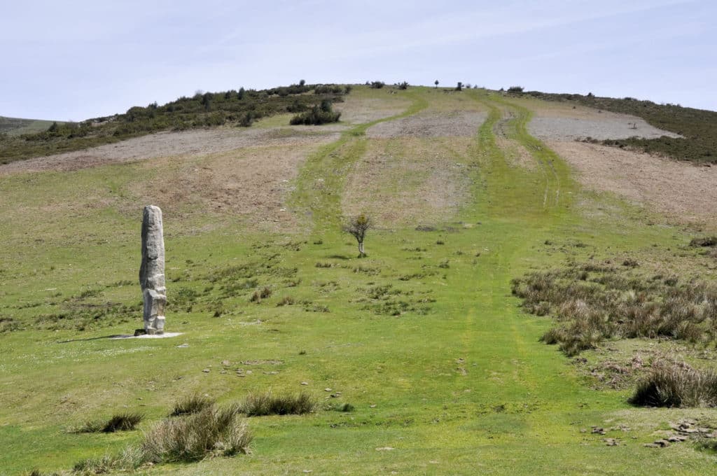 Menhir de Arlobi