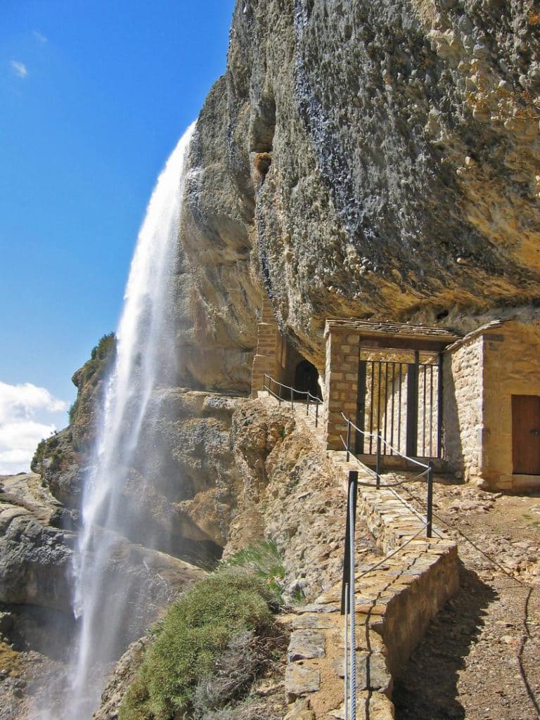 Cascada del Chorro en la ruta de las ermitas de Yebra de Basa.