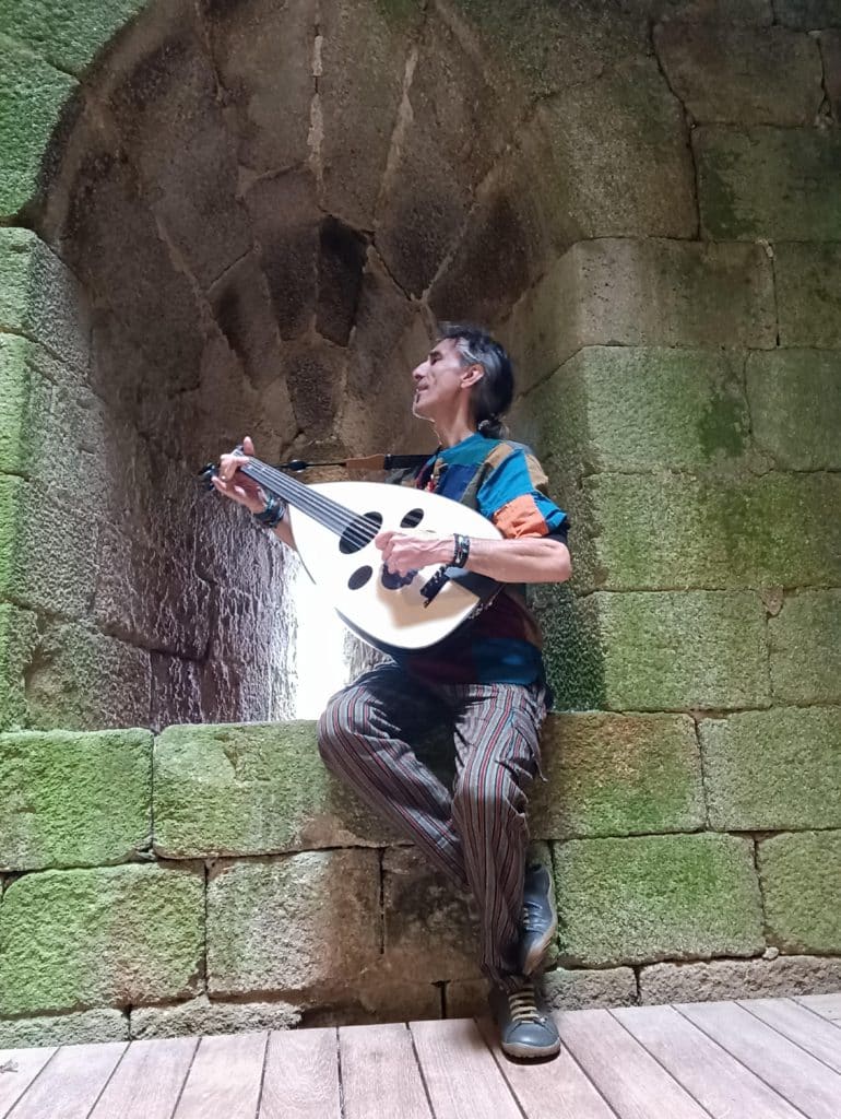 Emilio Arias, trovador y luthier