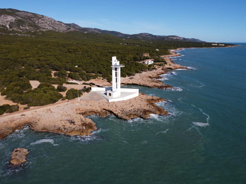 faro de cala Mundina