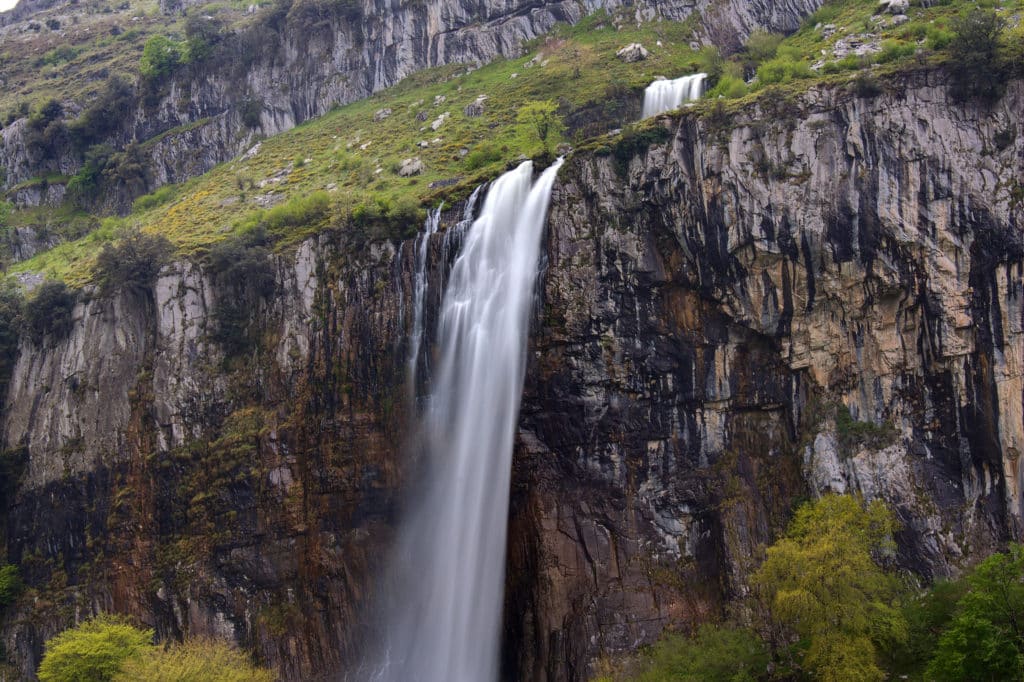 Nacimiento del Asón, Cantabria. Por TioIñako