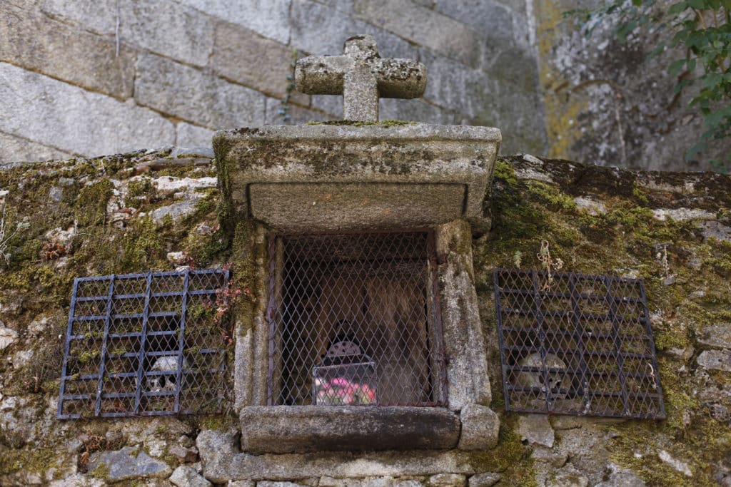 osario iglesia La Alberca