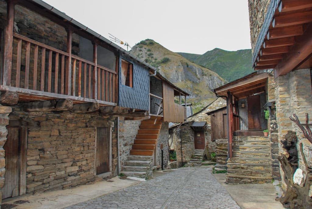 Peñalba de Santiago, valle del Silencio