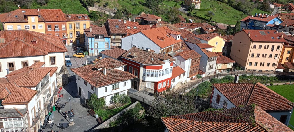 Vistas de Salas desde la torre de la villa