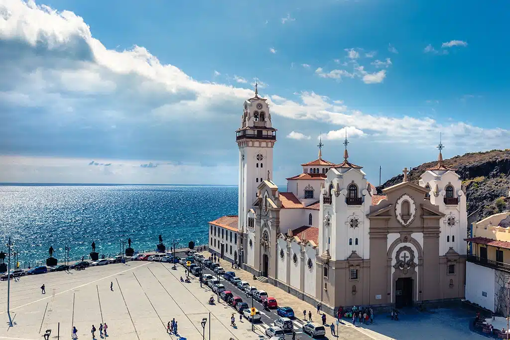 Basílica de Candelaria, en Tenerife. Por cejli.