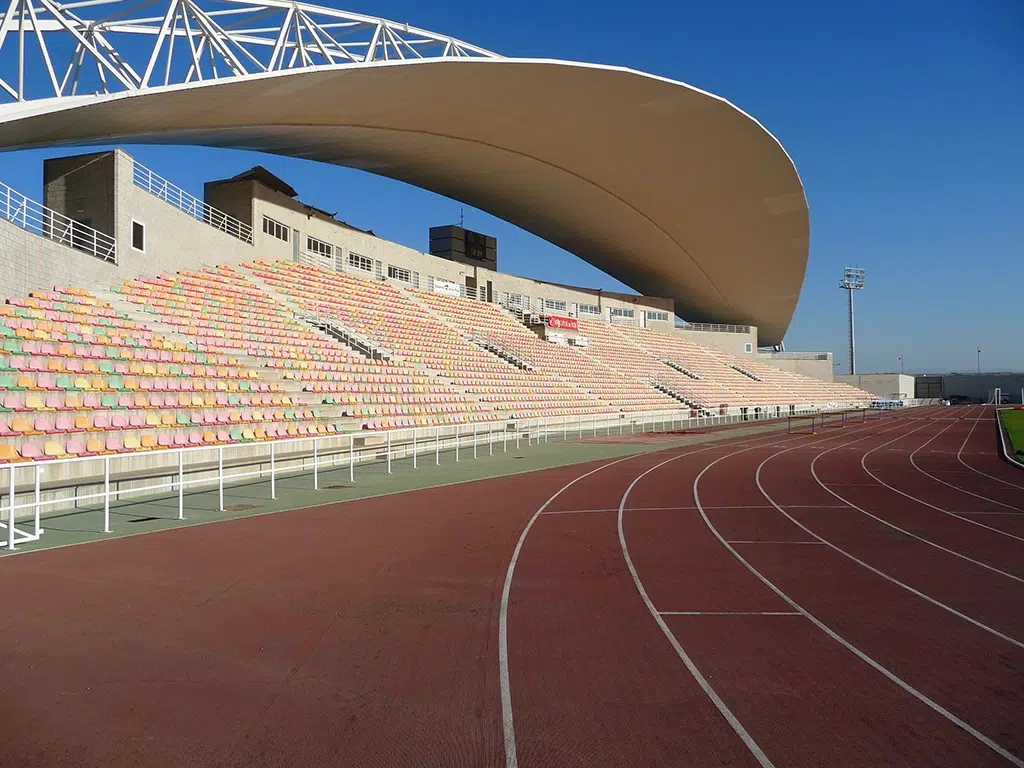 Tribuna principal del Estadio Luis de la Fuente de Haro (La Rioja).