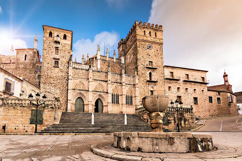 Real Monasterio de la Virgen de Guadalupe, en Cáceres. Por Enrique Del Barrio.