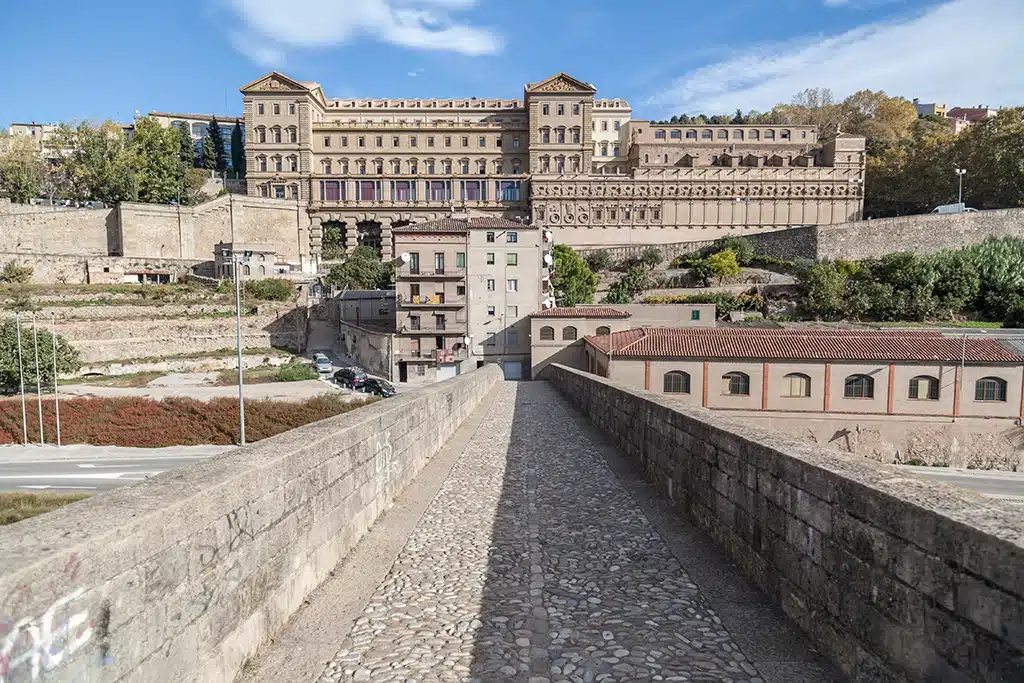 Edificio de la cueva de San Ignacio de Loyola en Manresa, punto final de la ruta ignaciana. Por Joan Bautista.