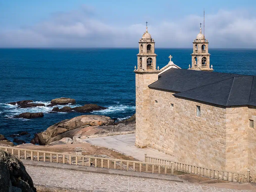 Santuario de la virgen de la Barca en Muxia (A Coruña). Por bt Phot.