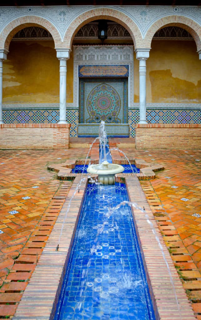 Fuente en el Palacio de los Condes de Cervellón de Anna