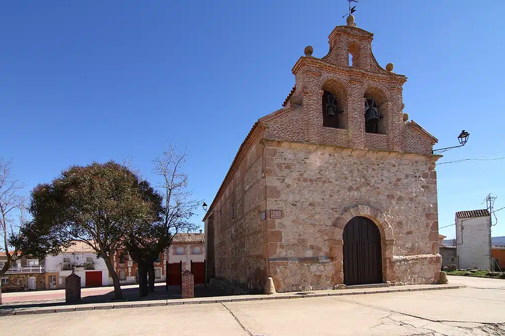 Iglesia parroquial de Torre del Burgo (Guadalajara). Por Malopez 21