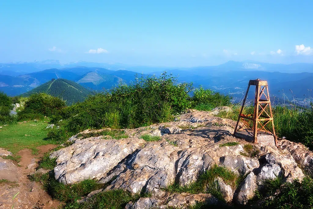 Cumbre del pico Pagasarri, muy cerca de Bilbao.