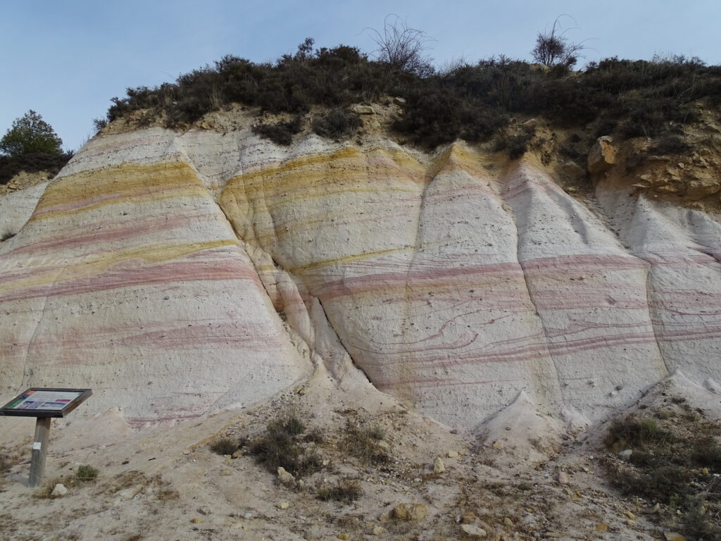 Arena coloreada en Geoparque Molina Alto Tajo