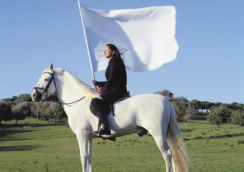 El héroe, obra de Marina Abramović en el museo al aire libre de la Fundación Montenmedio Contemporánea