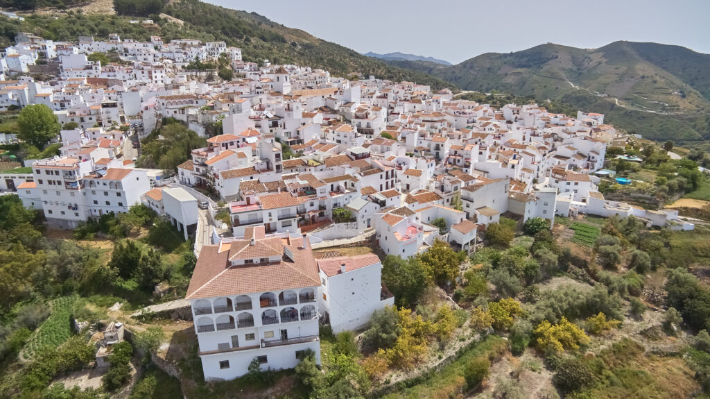 Canillas del Aceituno. Por Evan Frank.