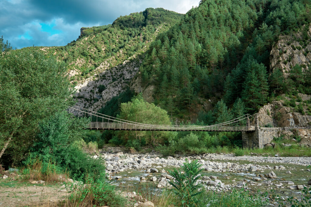 El puente colgante de Jánovas, el último del siglo XIX. Por Daniel.