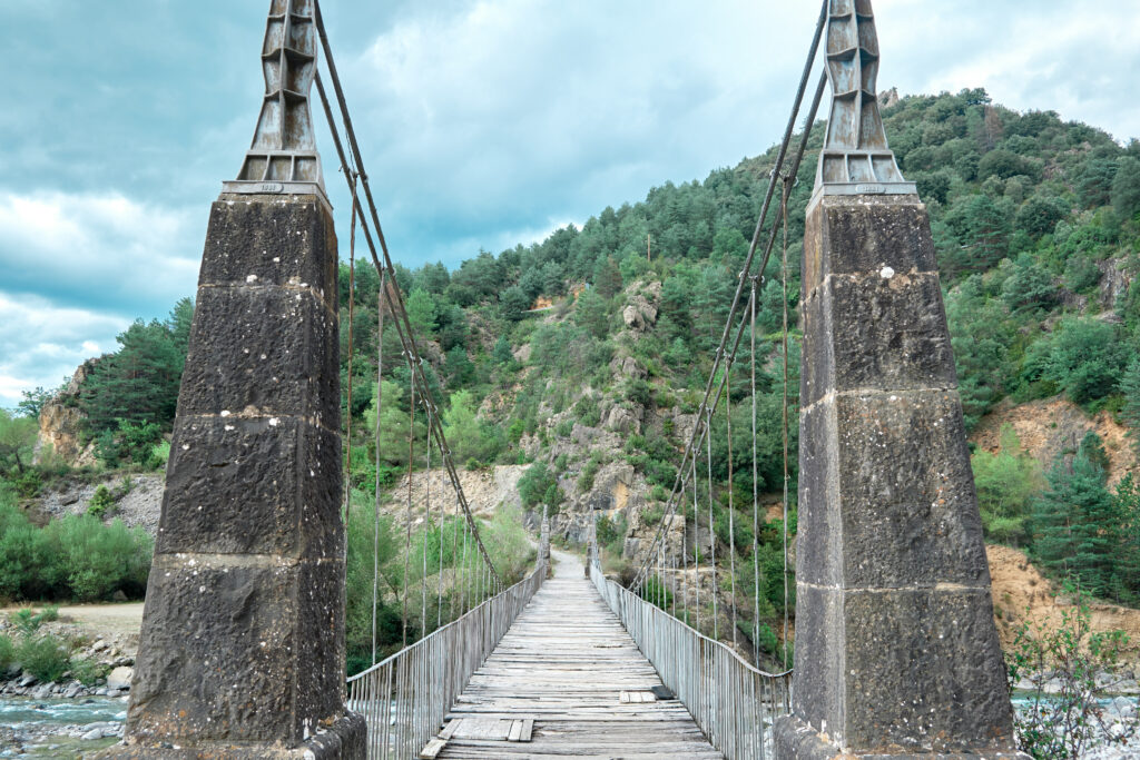 El puente colgante de Jánovas, el último del siglo XIX. Por Daniel.