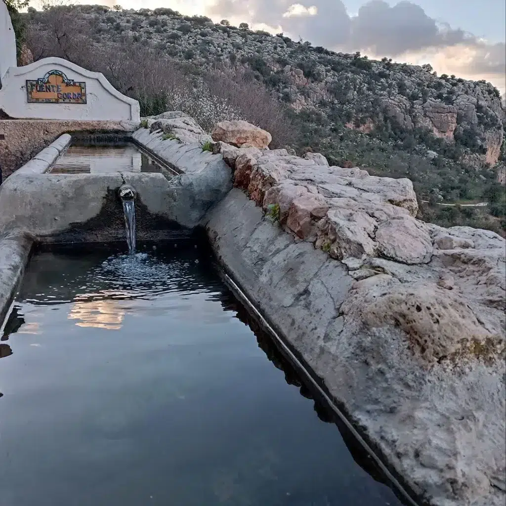 Fuente Gorda en Comares (Málaga). Fuente Turismo