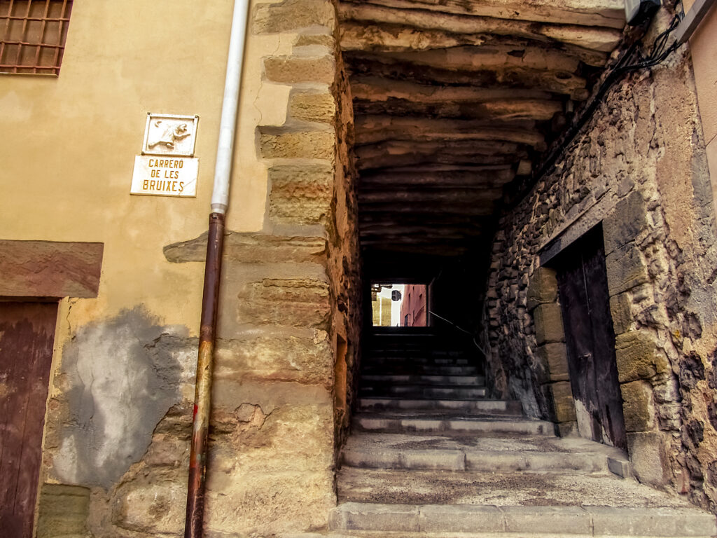 El "Callejón de las Brujas" de Cervera. Por ioanna_alexa