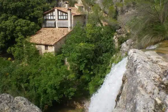 Molí de Sotorres: una casa rural con cascada